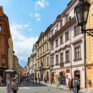 Royal Route Apartment Prag